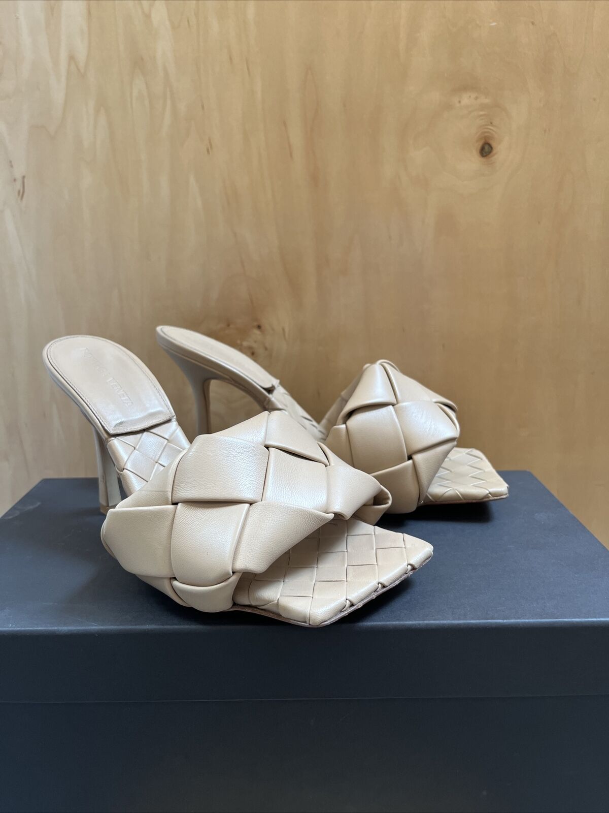 BOTTEGA VENETA Lido 90mm Nude Beige Woven Intreccio Stiletto Slide Heel 38.5