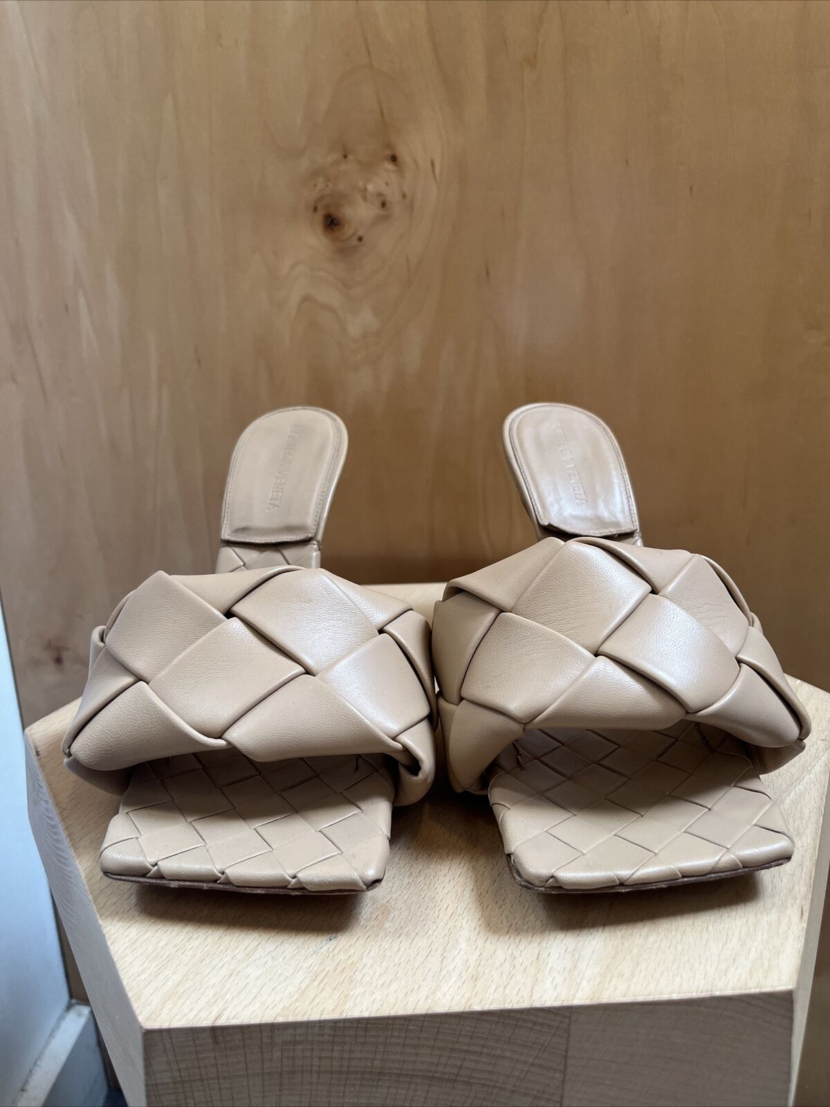 BOTTEGA VENETA Lido 90mm Nude Beige Woven Intreccio Stiletto Slide Heel 38.5