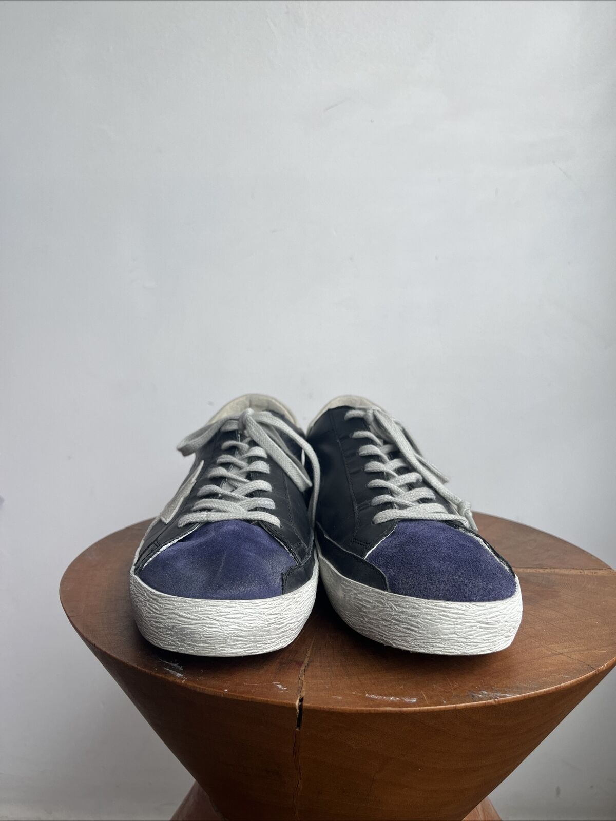 GOLDEN GOOSE Mens Superstar Black Leather Blue Suede Gray Low Top Sneaker 42