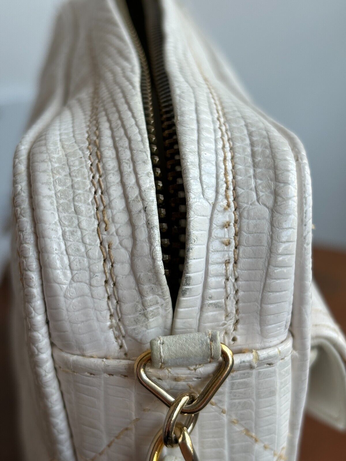 CHANEL Vintage White Camera Pocket Pebbled Leather Quilted Shoulder Bag Purse