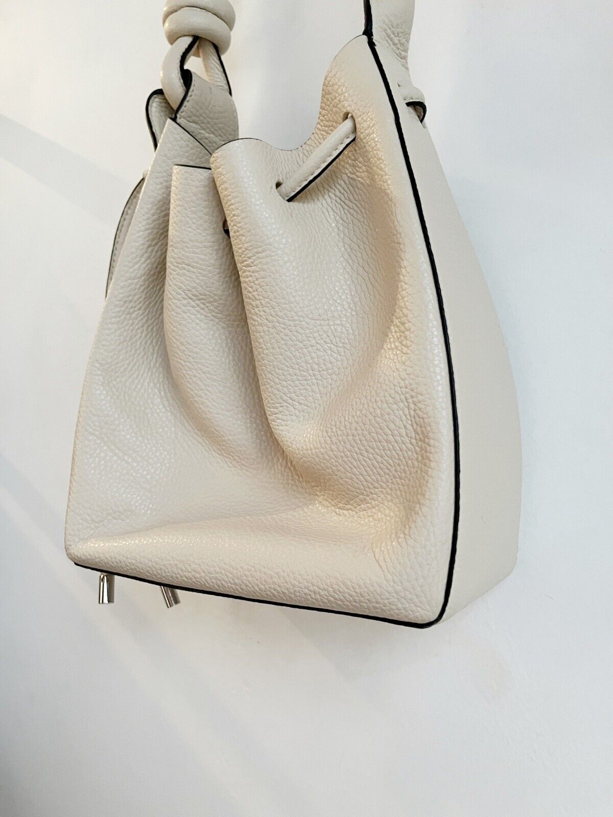 BEHNO Ina Medium Pebble Beige Ivory Bone Leather Crossbody Bucket Bag Purse