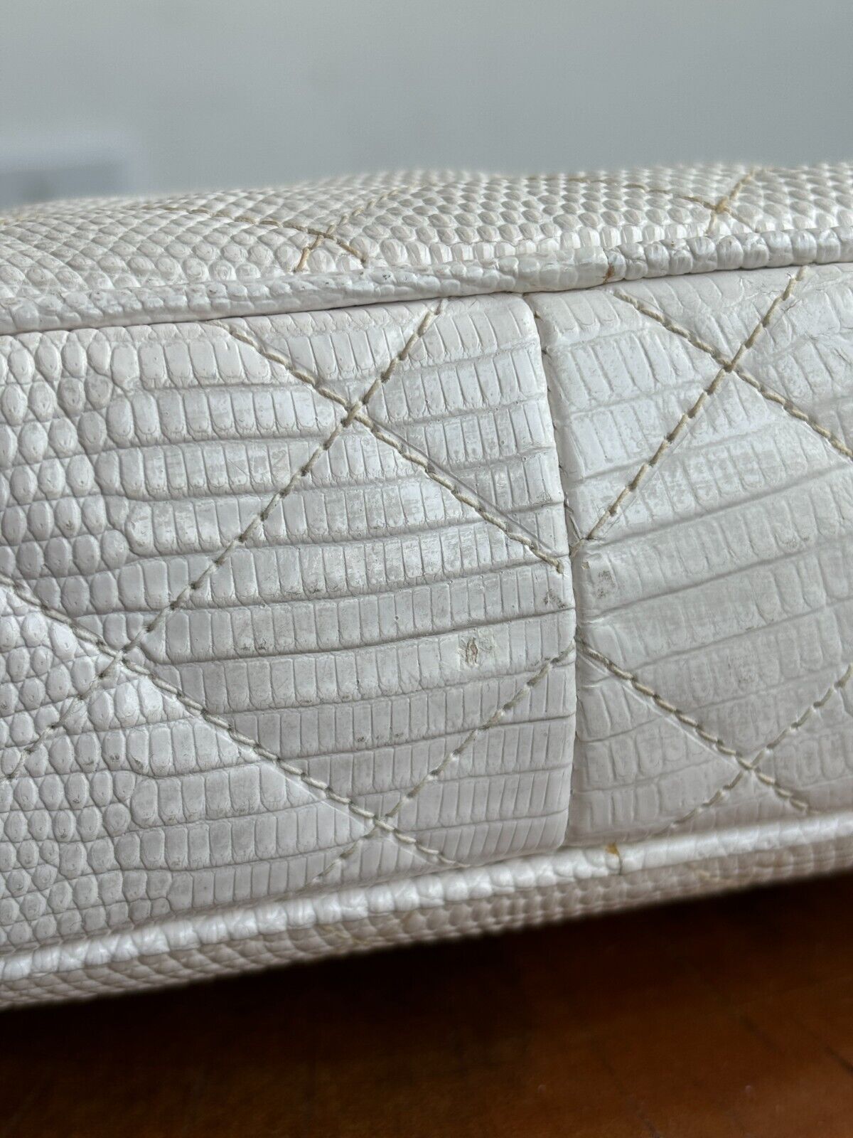 CHANEL Vintage White Camera Pocket Pebbled Leather Quilted Shoulder Bag Purse