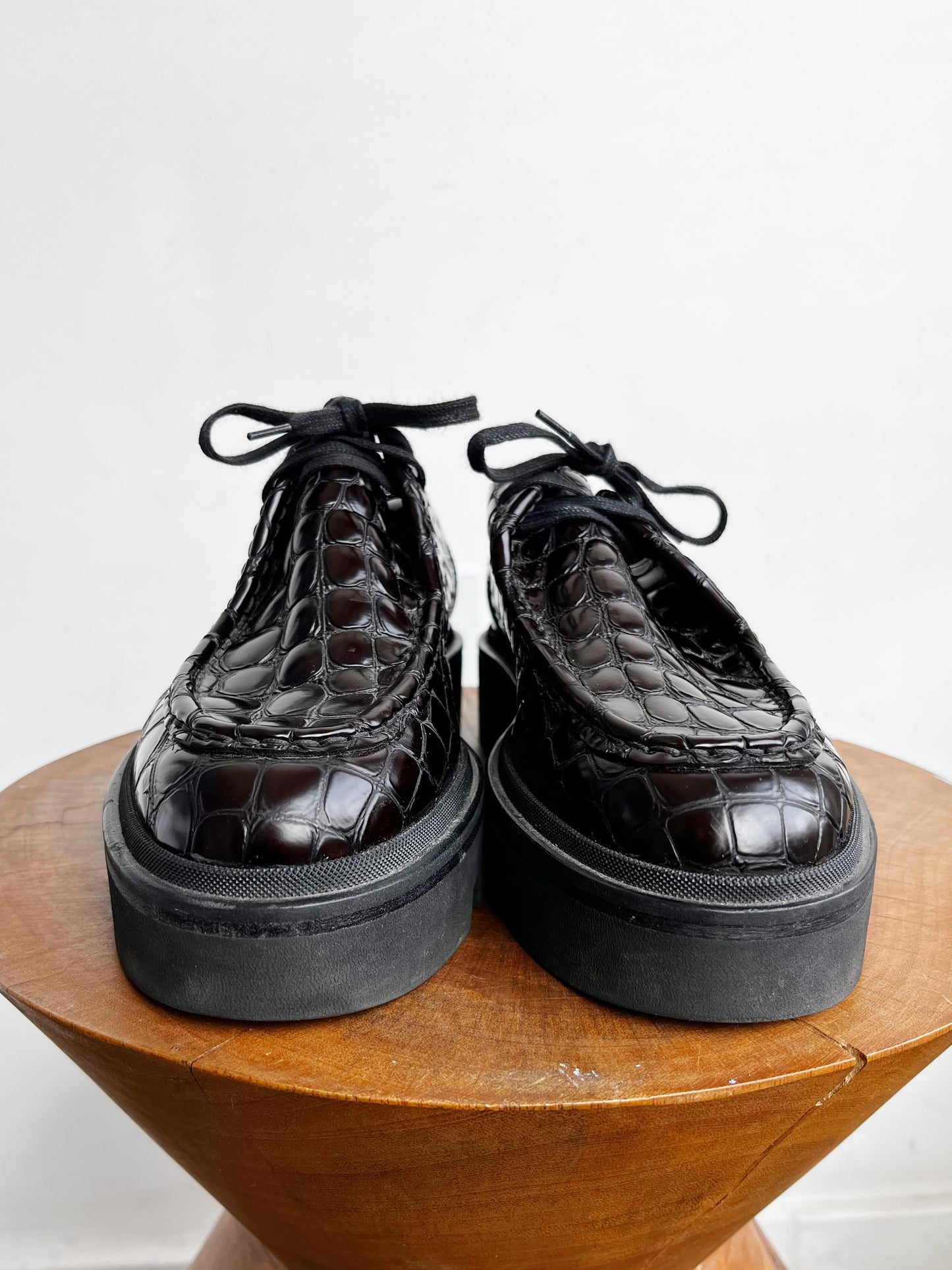 EMBOSSED PLATFORM LOAFER
