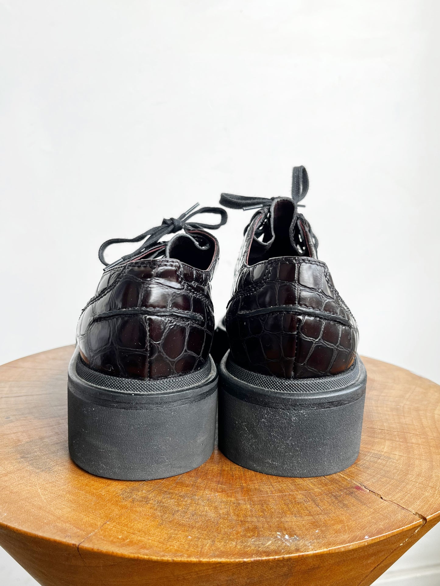 EMBOSSED PLATFORM LOAFER