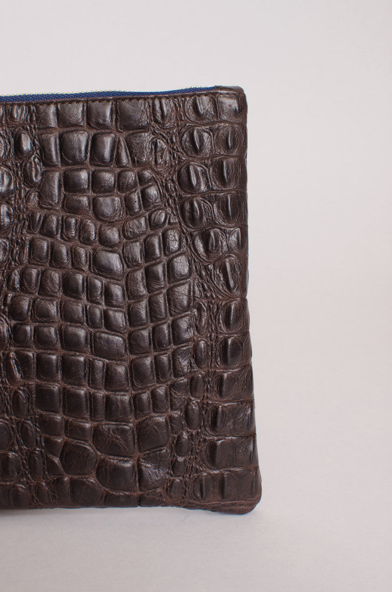 EMBOSSED FLAT CLUTCH
