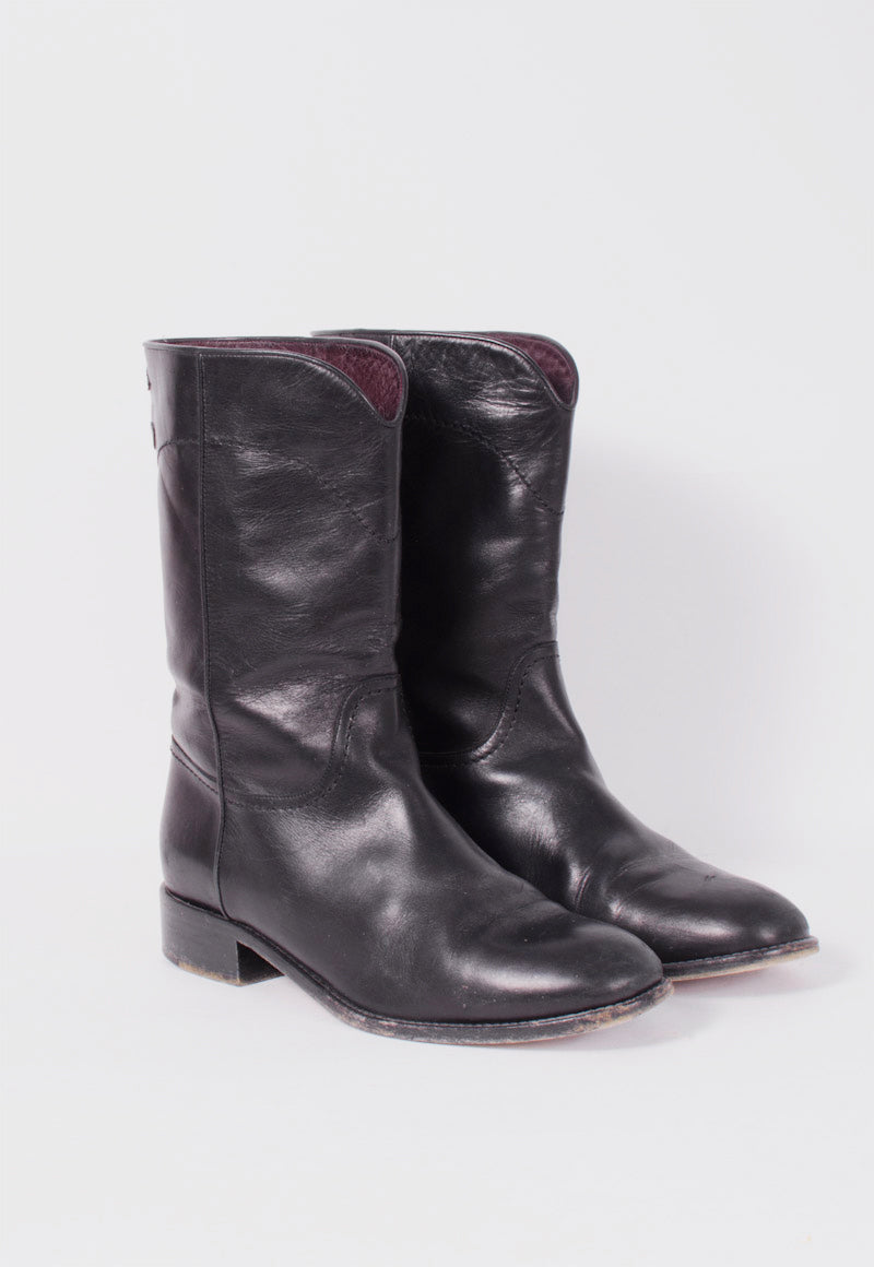 ANKLE BOOTIES
