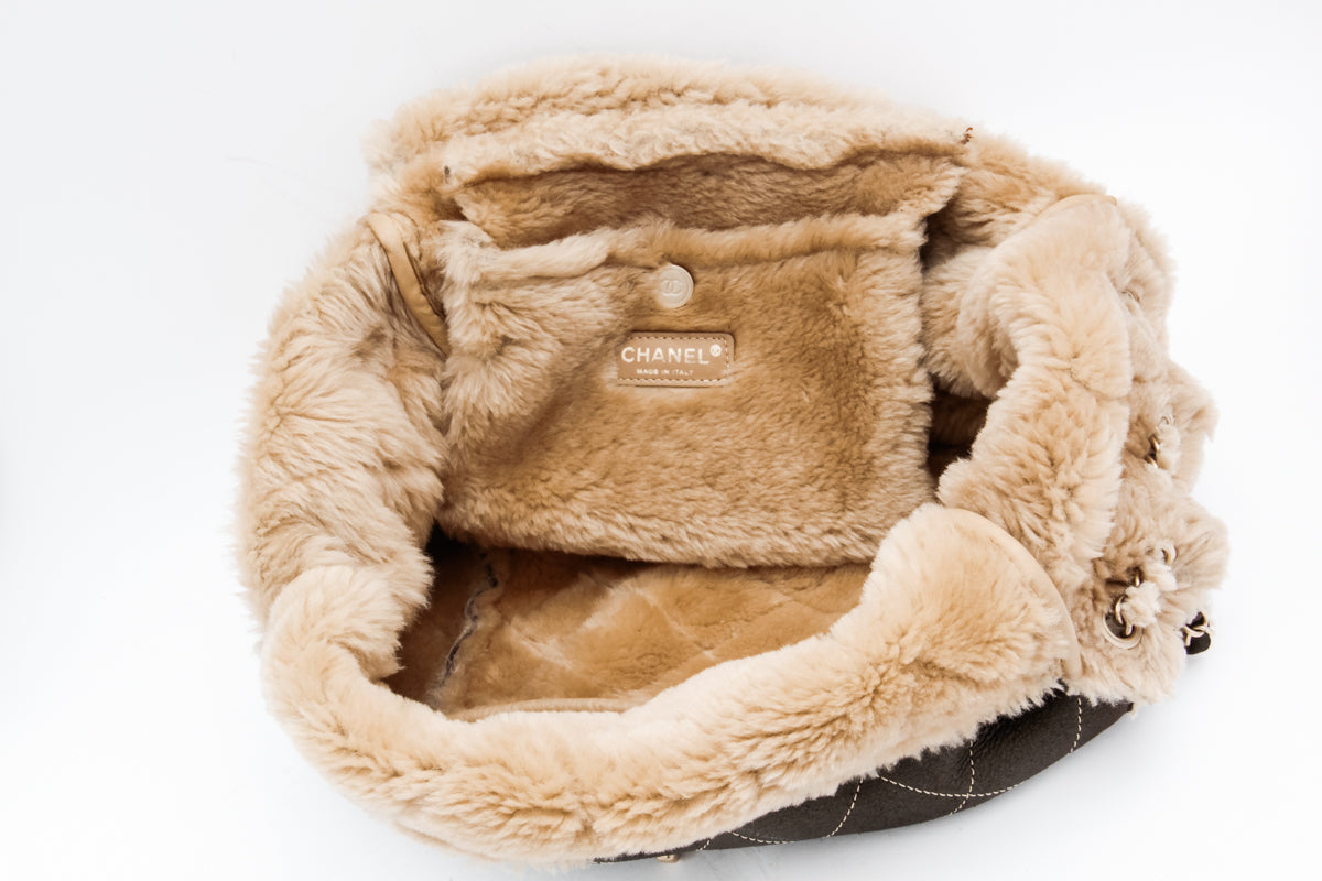 QUILTED SHEARLING BAG