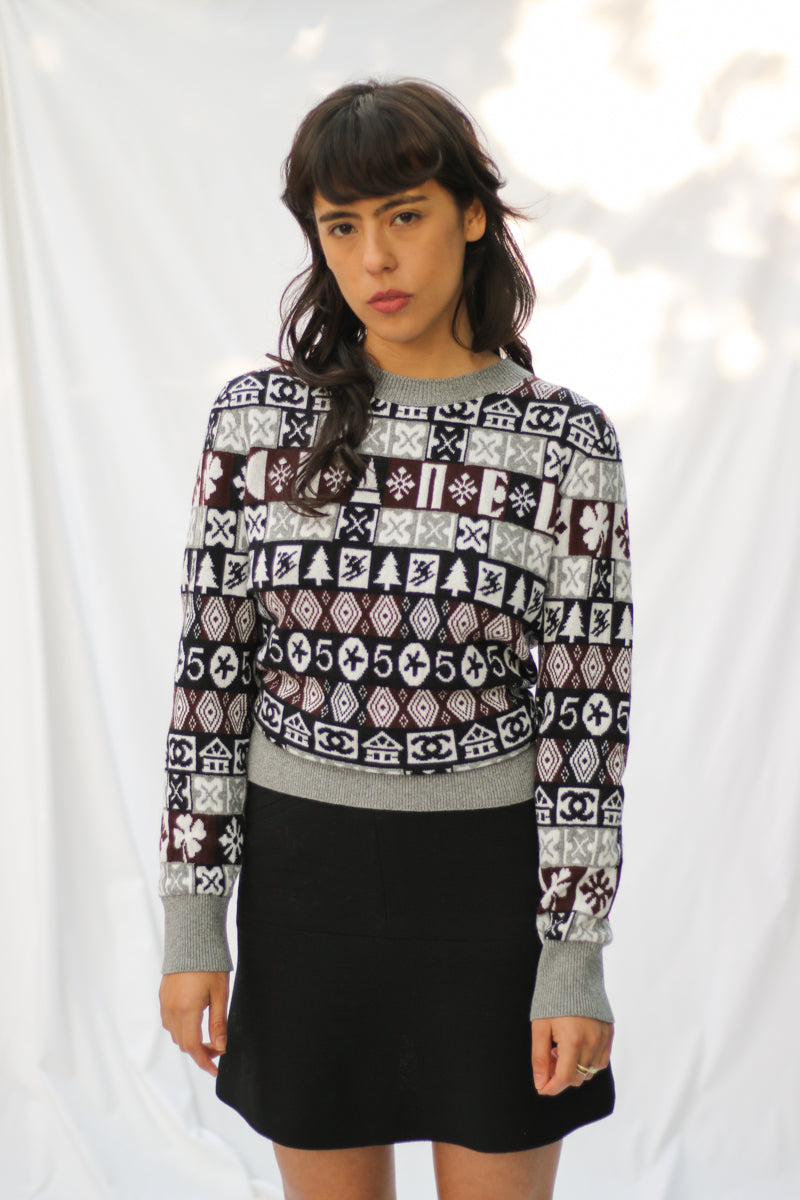 EXCLUSIVE WINTER '19 SWEATER WITH TAGS