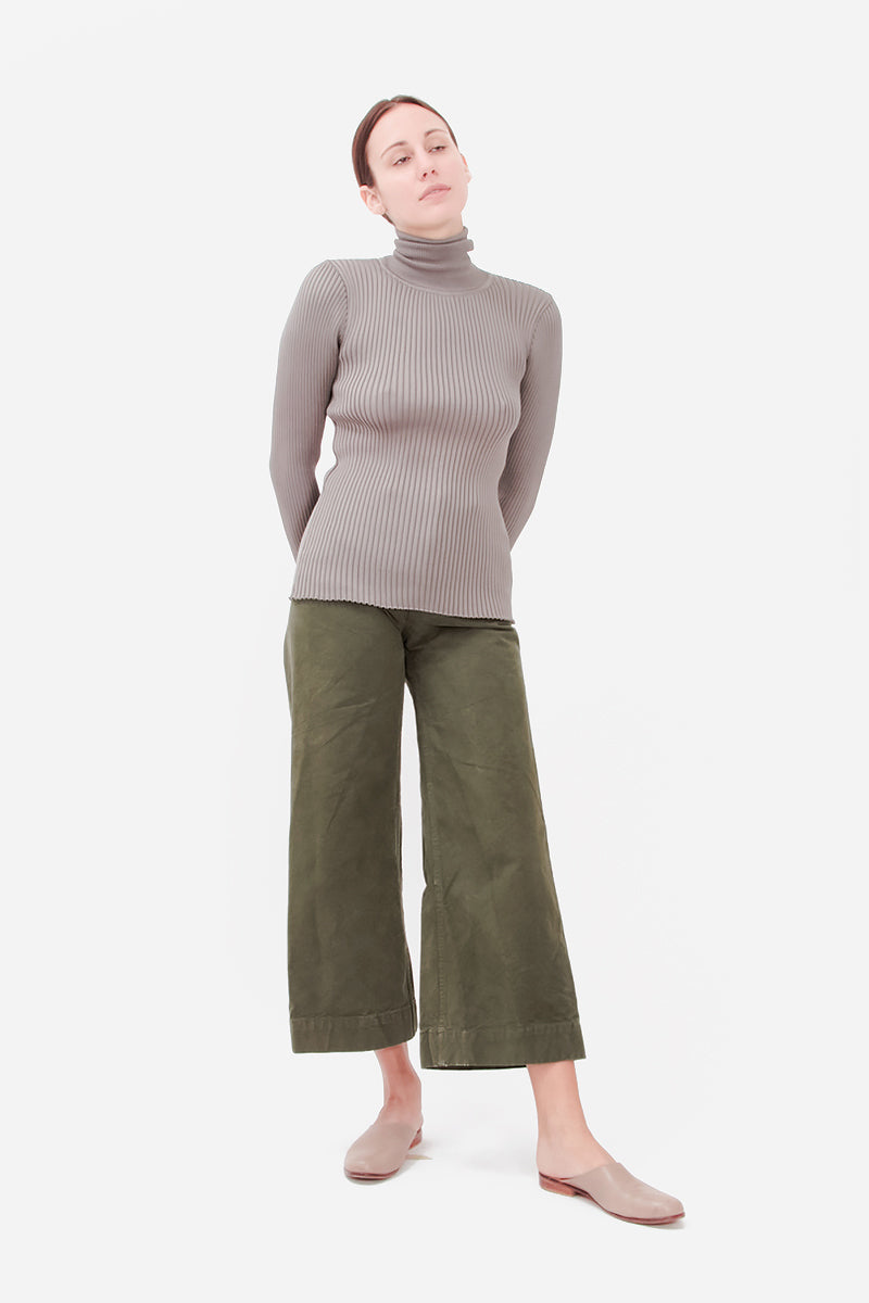 RIBBED TURTLENECK TOP