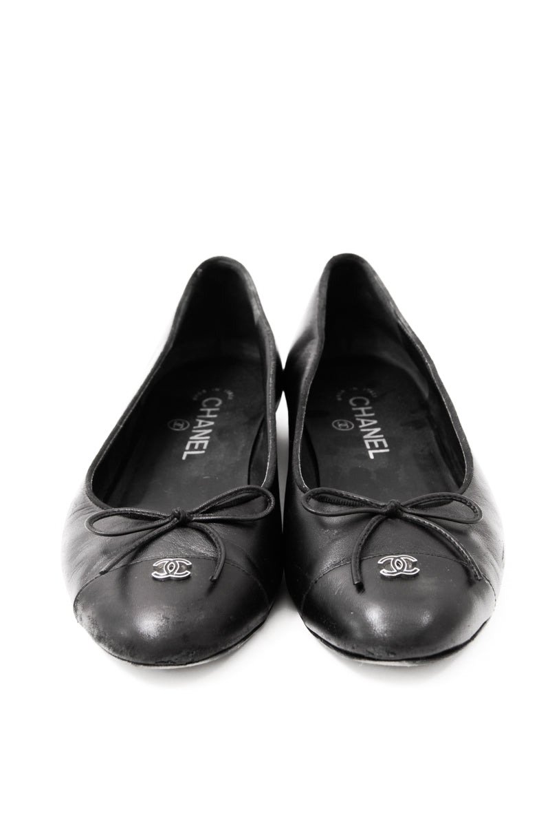 CAP TOE BALLET FLATS