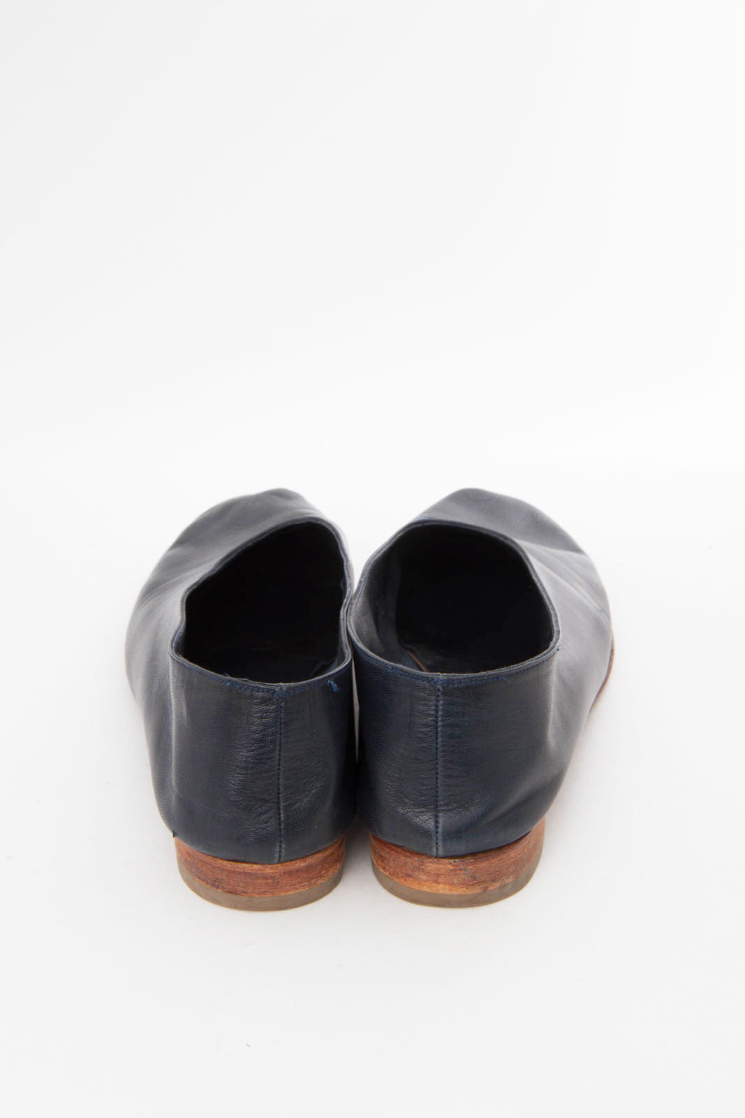 NAVY GLOVE SLIPPERS