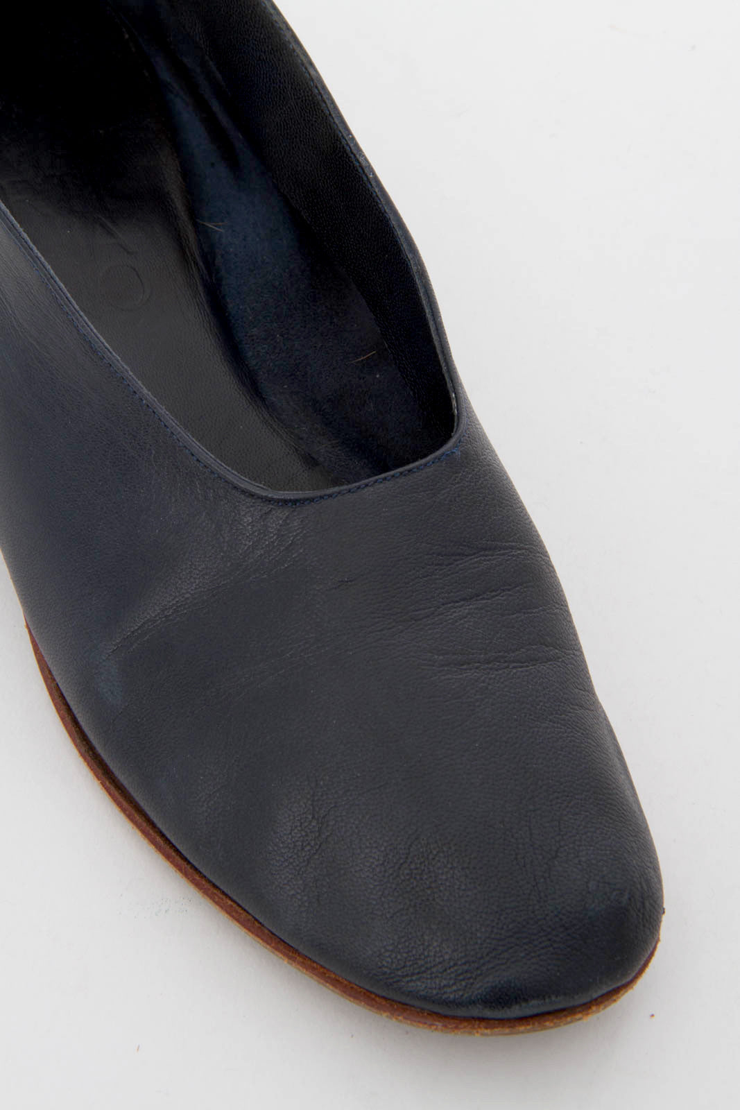 NAVY GLOVE SLIPPERS
