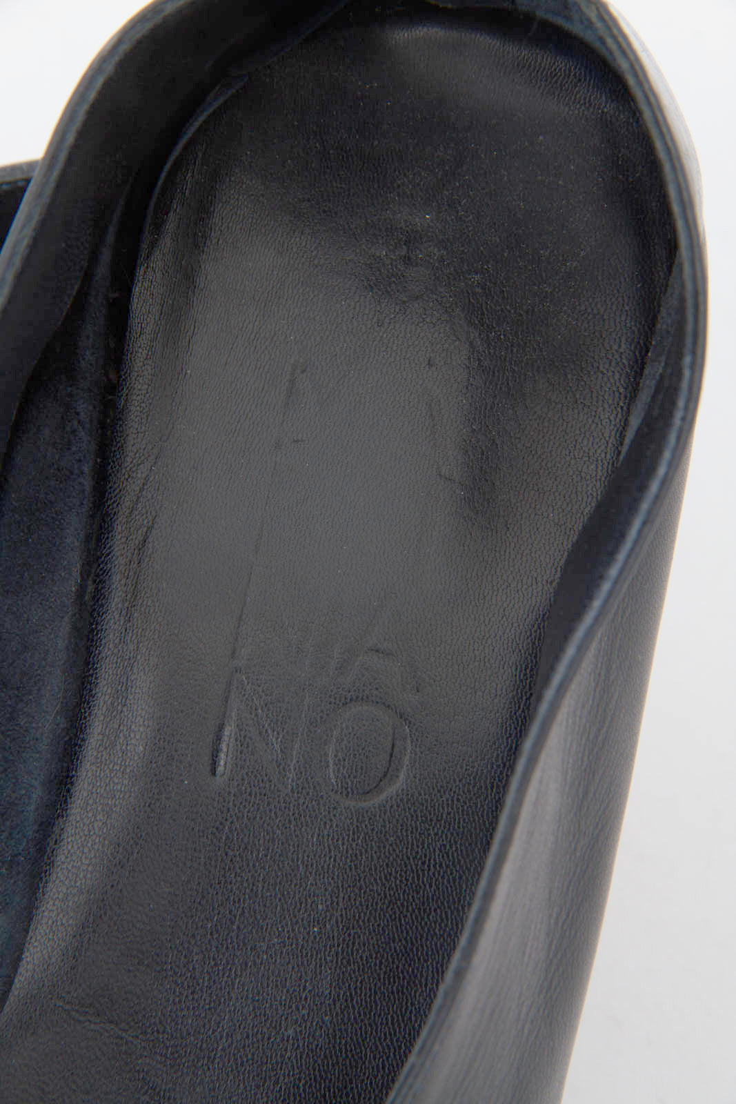 NAVY GLOVE SLIPPERS