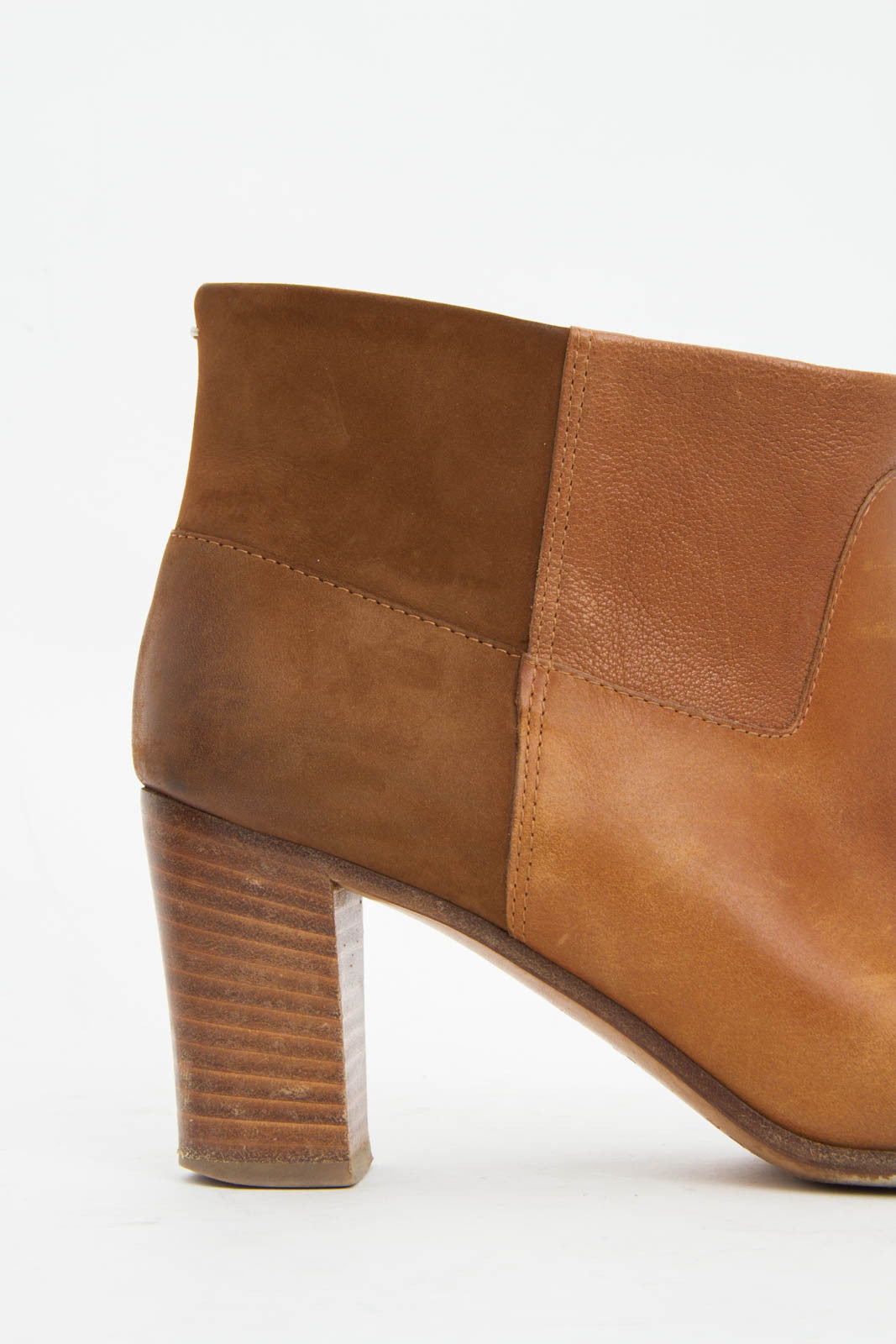 TWO TONED CAMEL BOOTS