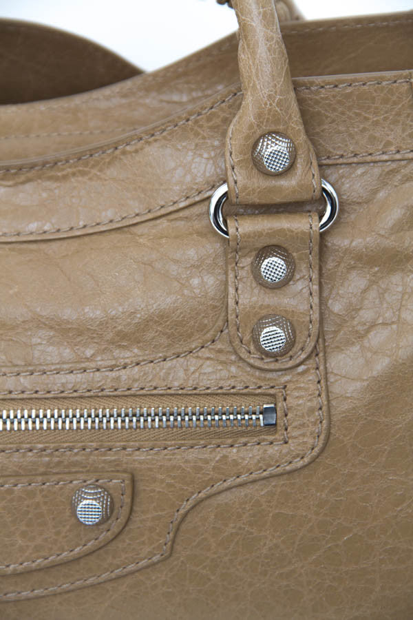 GIANT CITY BEIGE PURSE