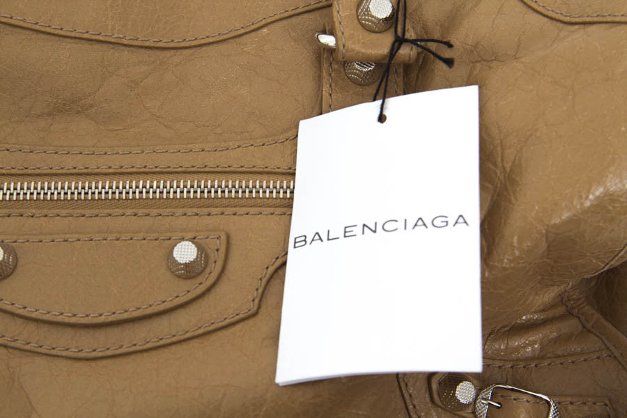 GIANT CITY BEIGE PURSE