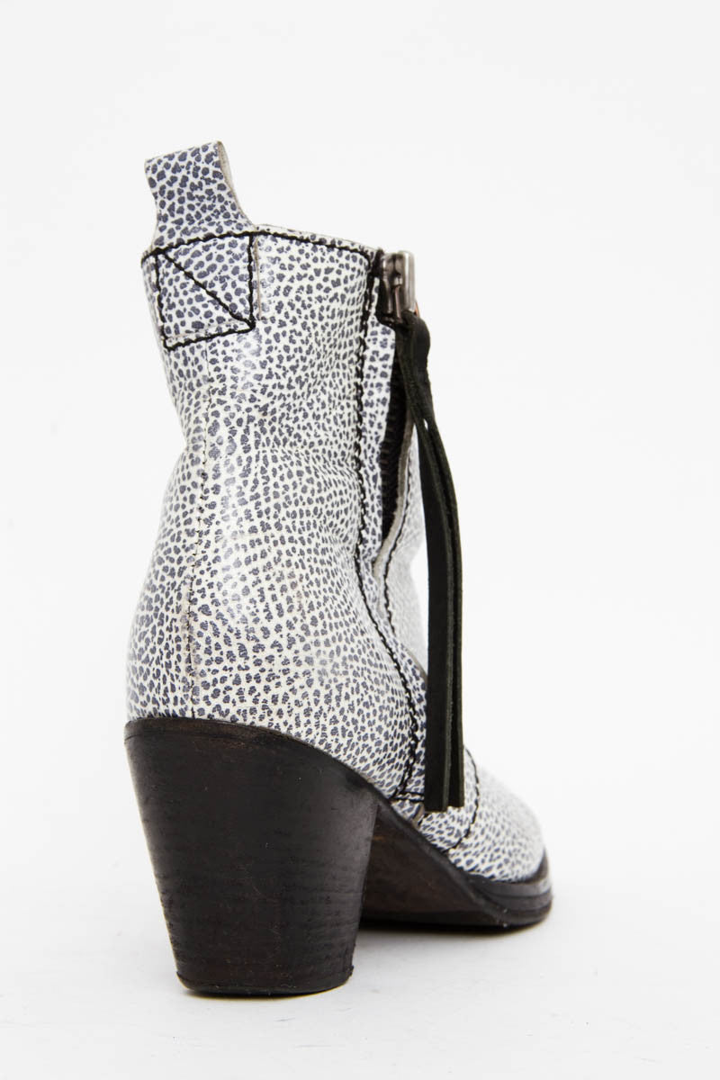 SPOTTED PISTOL BOOTIES