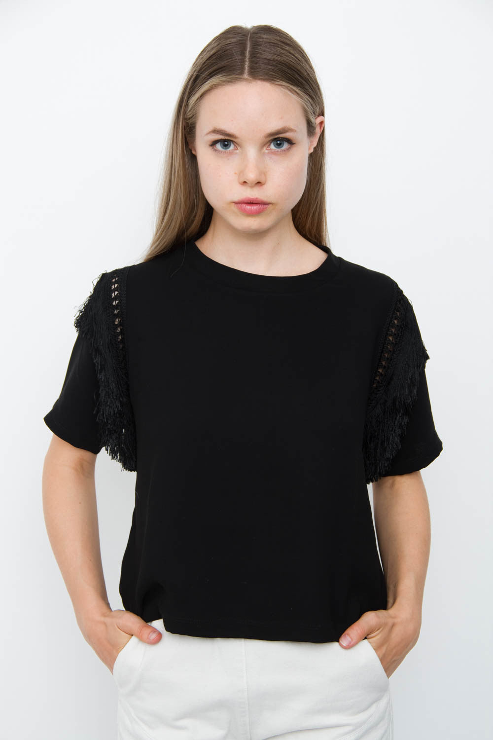FRINGE KNIT BLOUSE