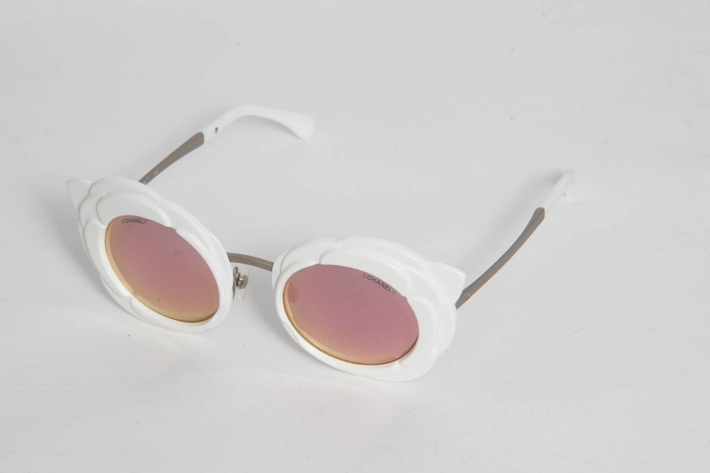 CAEMLLIA FLORAL SUNGLASSES