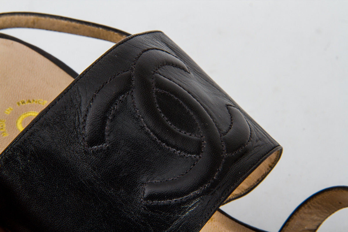 VINTAGE SLINGBACKS