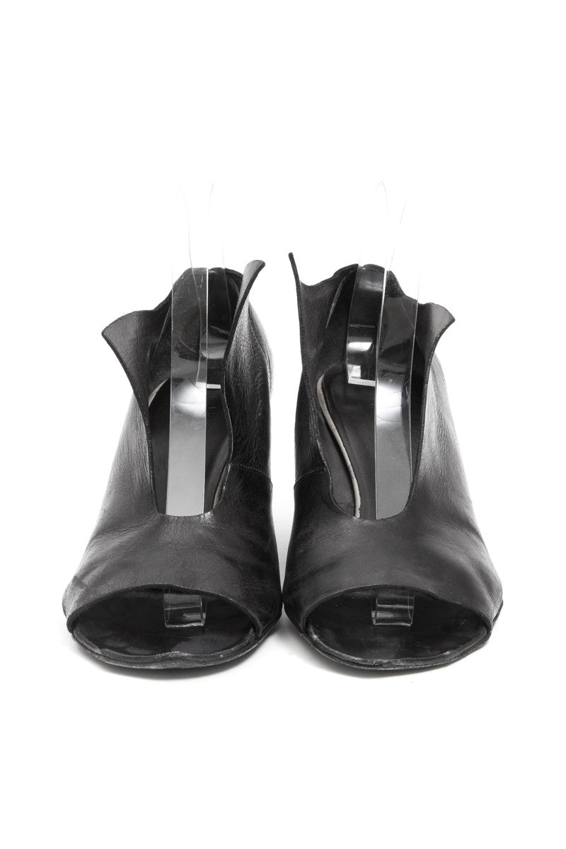 CAP TOE HEELS
