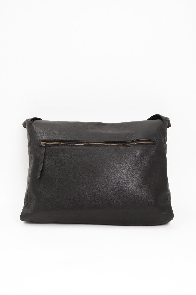 ENVELOPE SHOULDER BAG