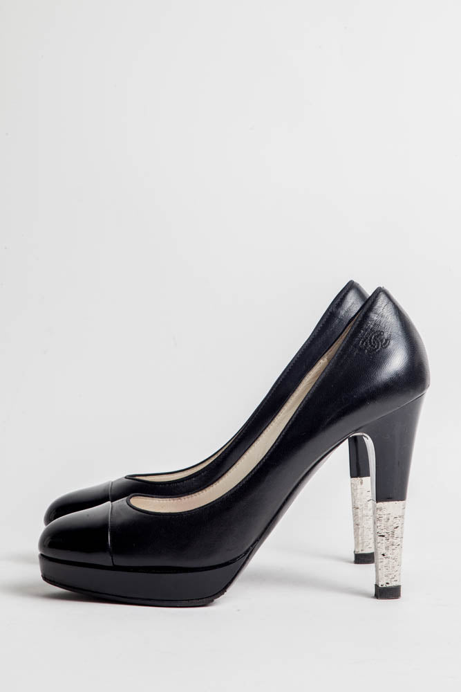 METALLIC HEEL PUMPS