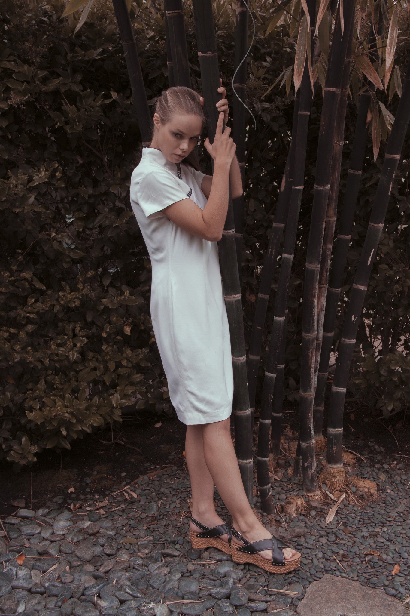WHITE ZIP MANDARIN COLLAR DRESS