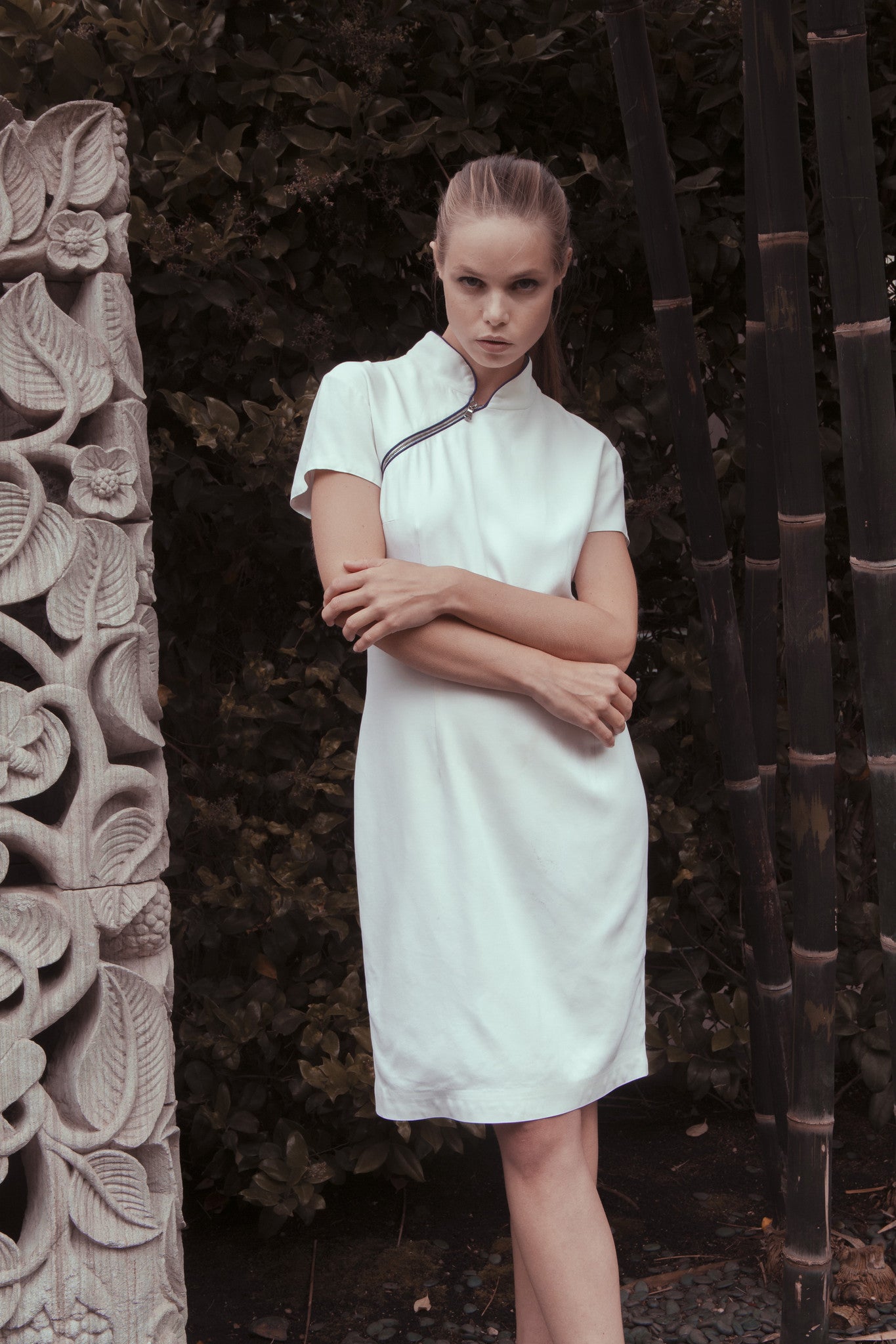 WHITE ZIP MANDARIN COLLAR DRESS