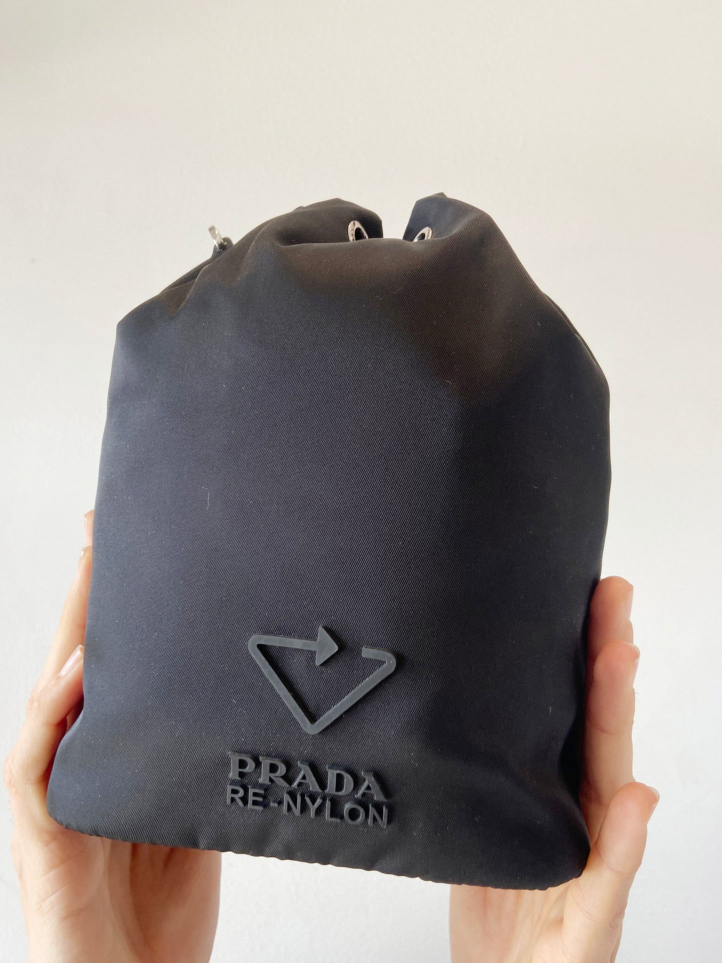 RE-NYLON CONTENITORE MANIGLIA BAG W/ TAGS