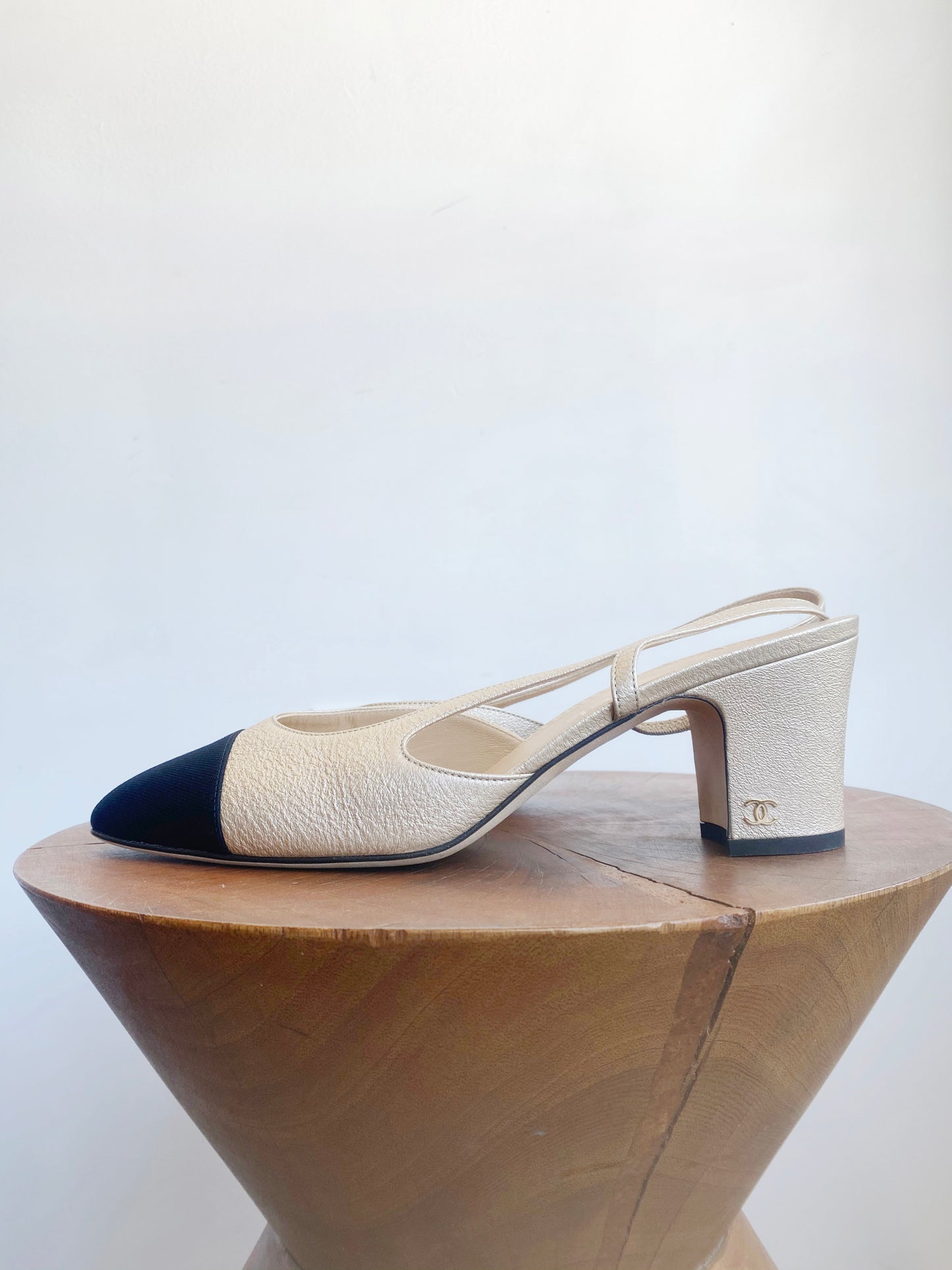 GOLD CAP TOE SLINGBACKS