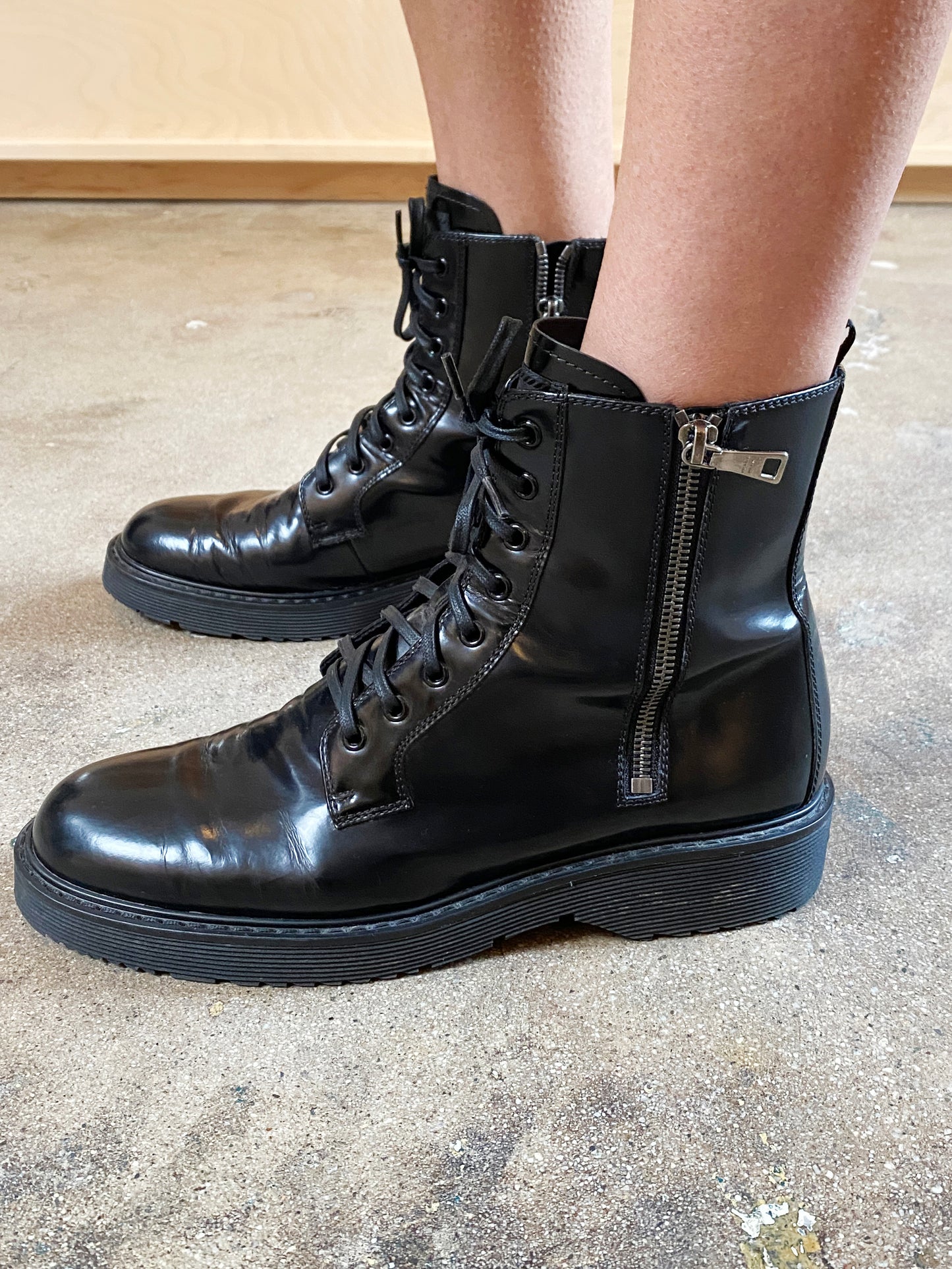 PATENT LEATHER COMBAT BOOT