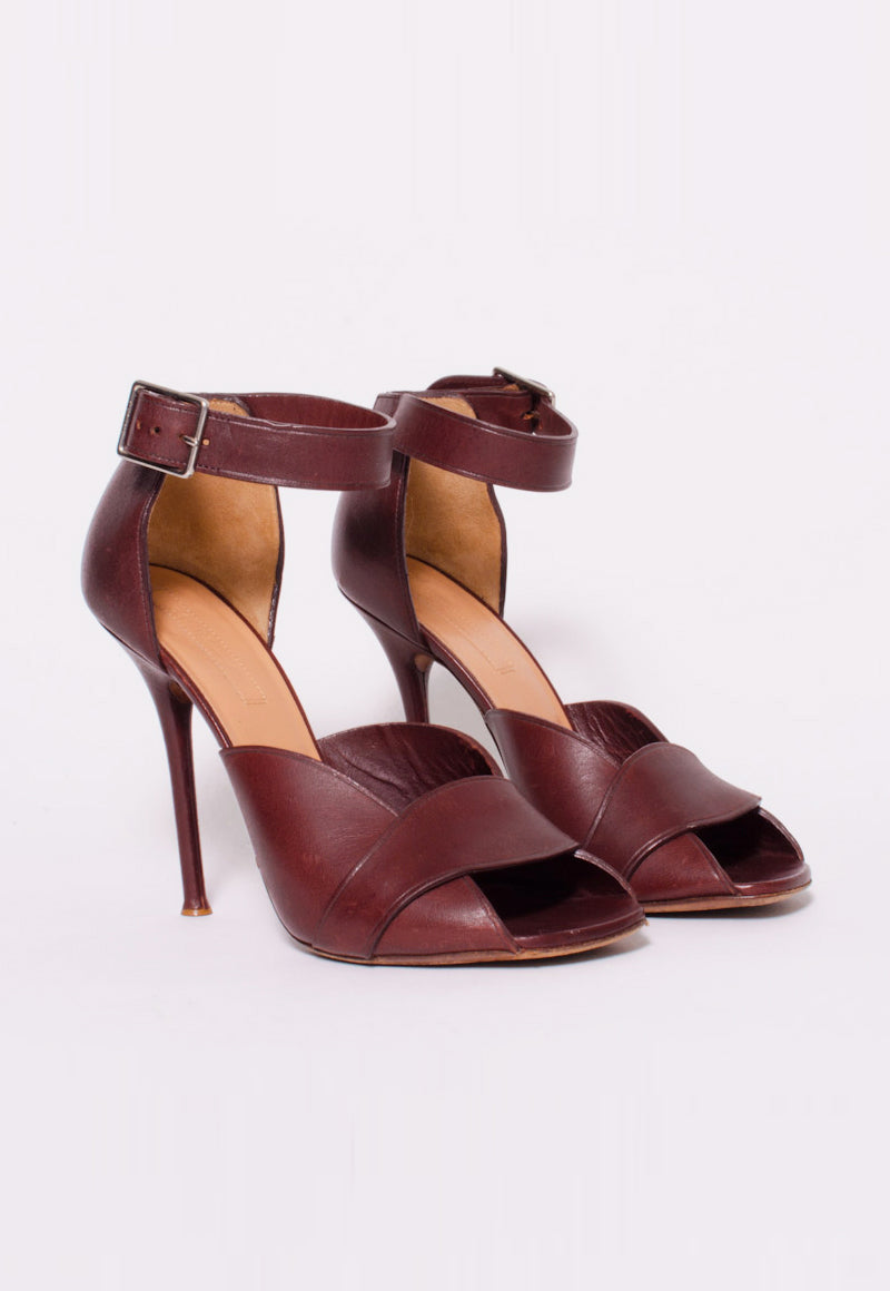 MAROON HEELS