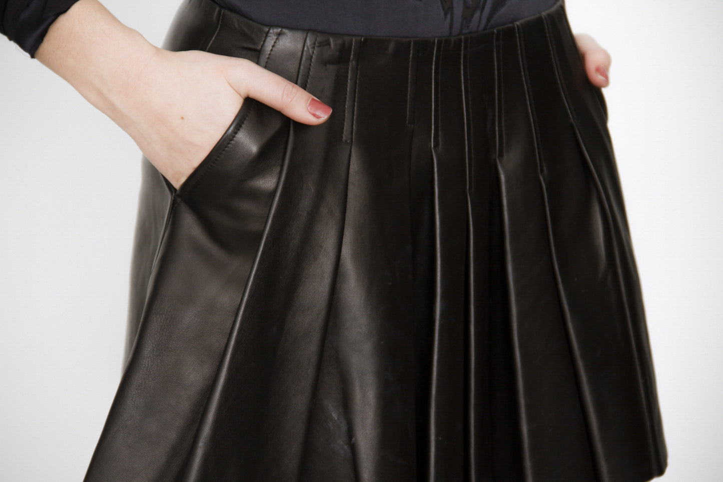 PLEATED LEATHER SKIRT