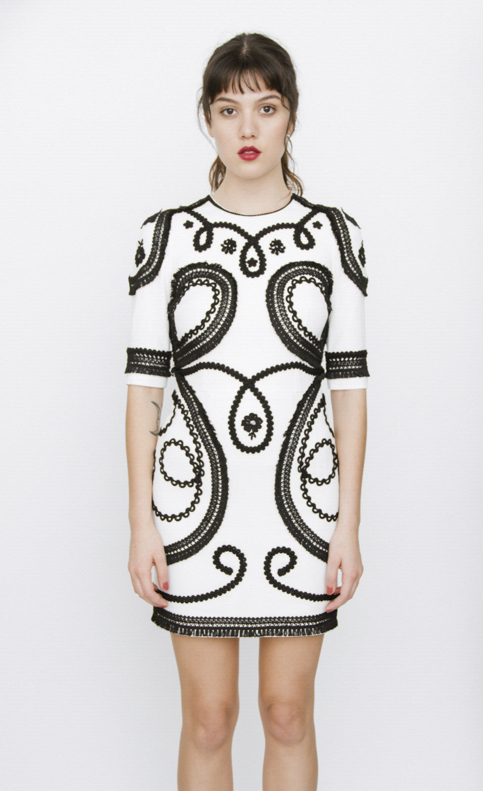 SHORT SCROLL EMBROIDERED DRESS