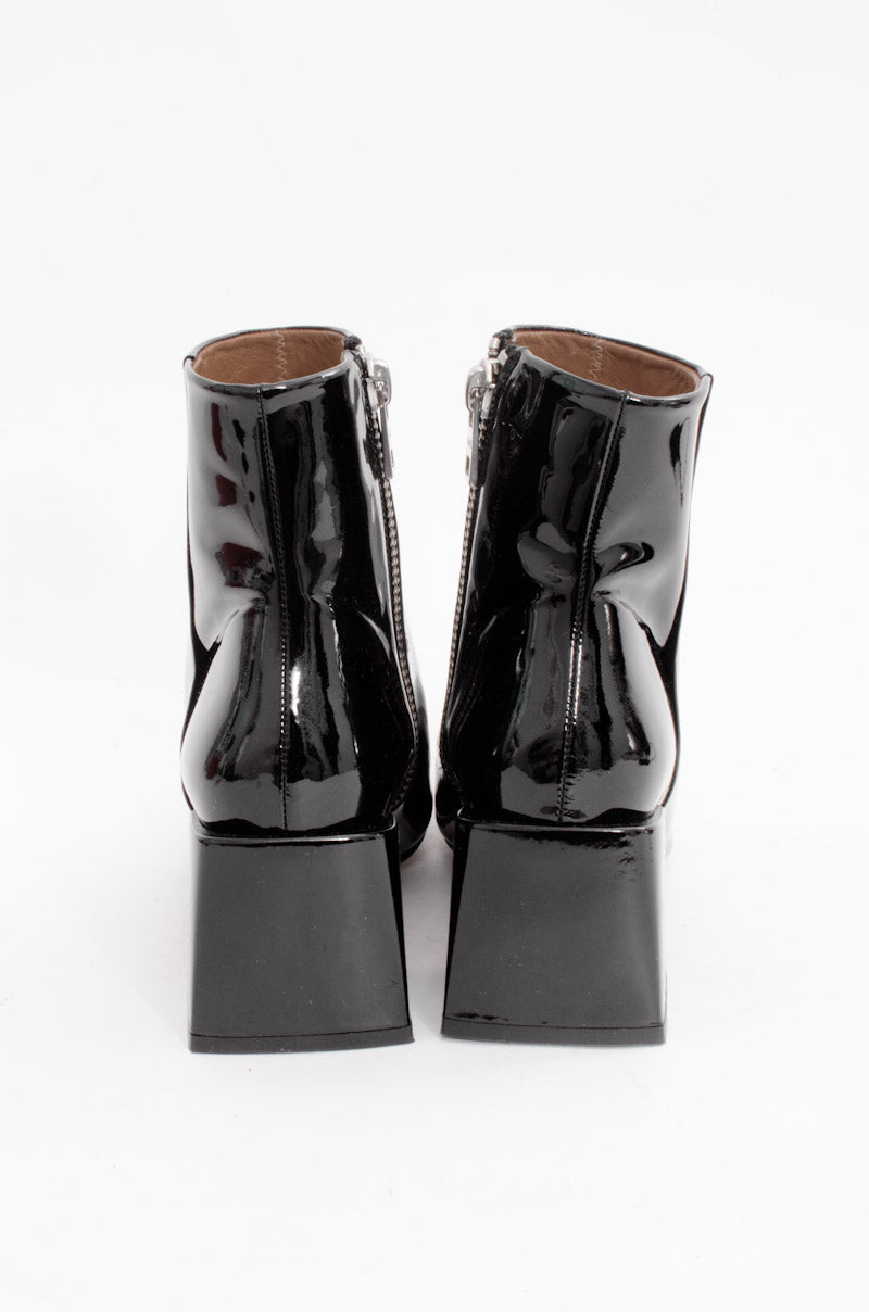 LAZARO PATENT BOOT WITH TAGS