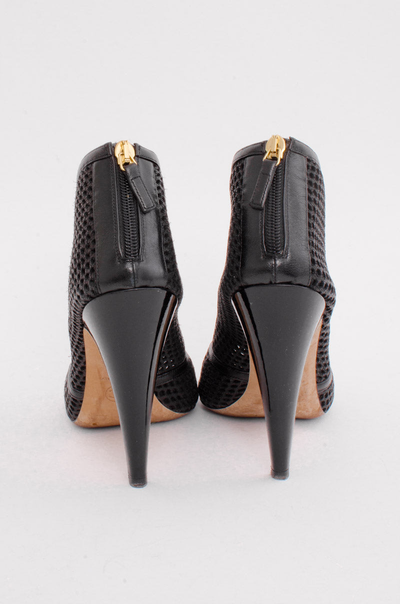 PERFORATED BOOTIES