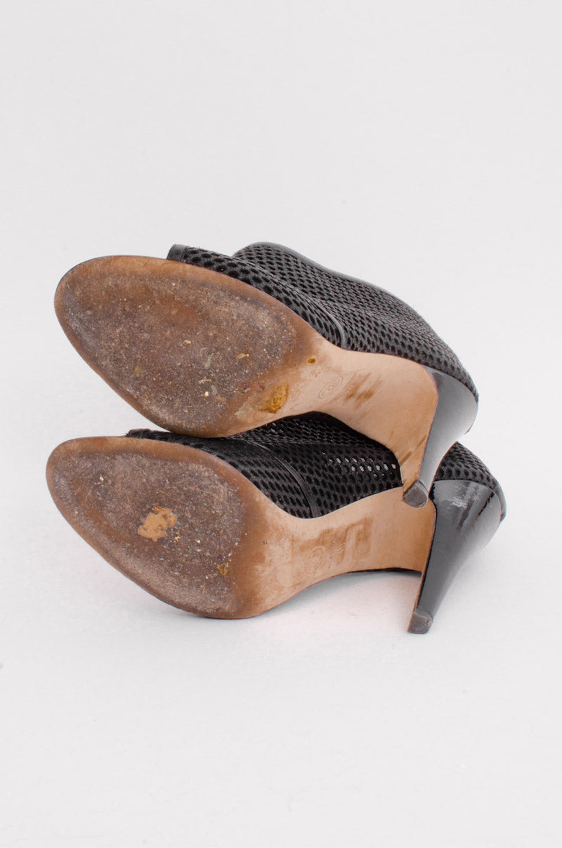 PERFORATED BOOTIES