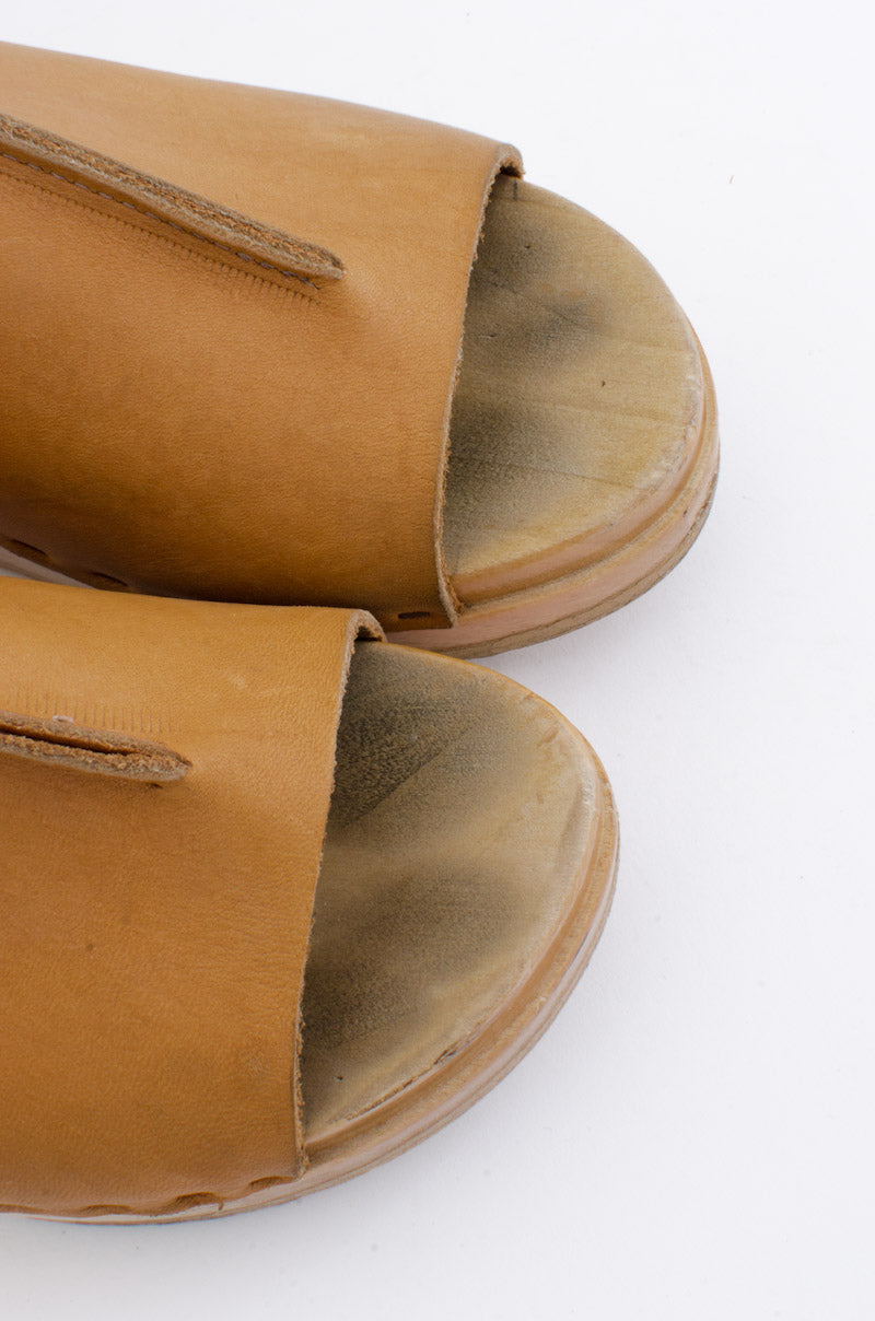 BEIGE PLATFORM SLIDES