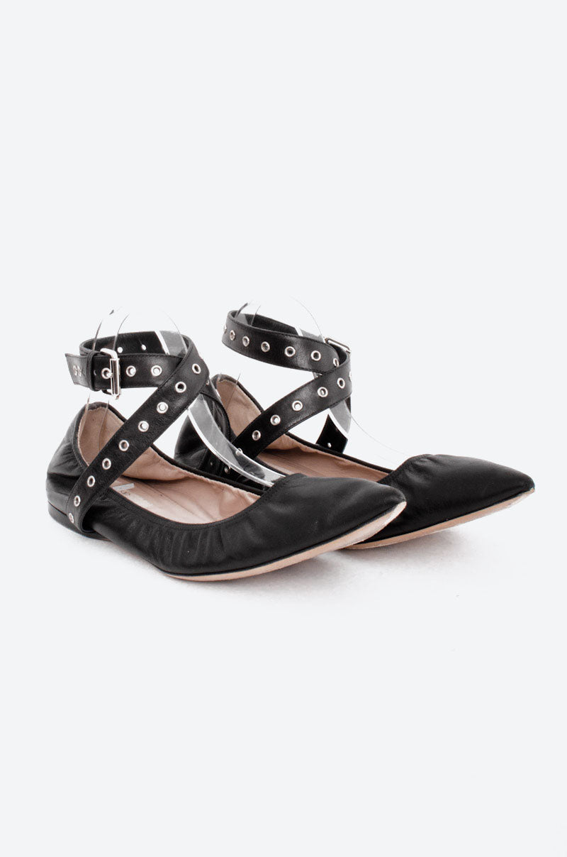 LOVE LATCH FLATS