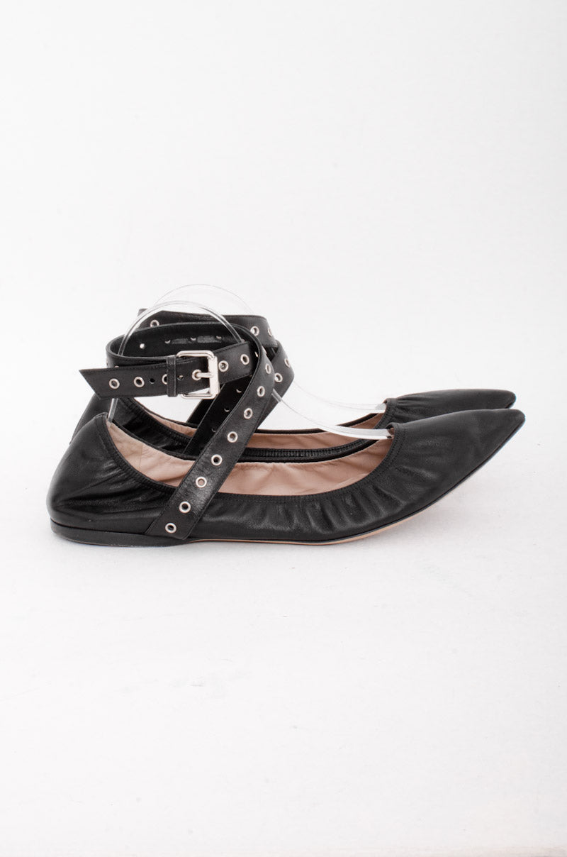 LOVE LATCH FLATS