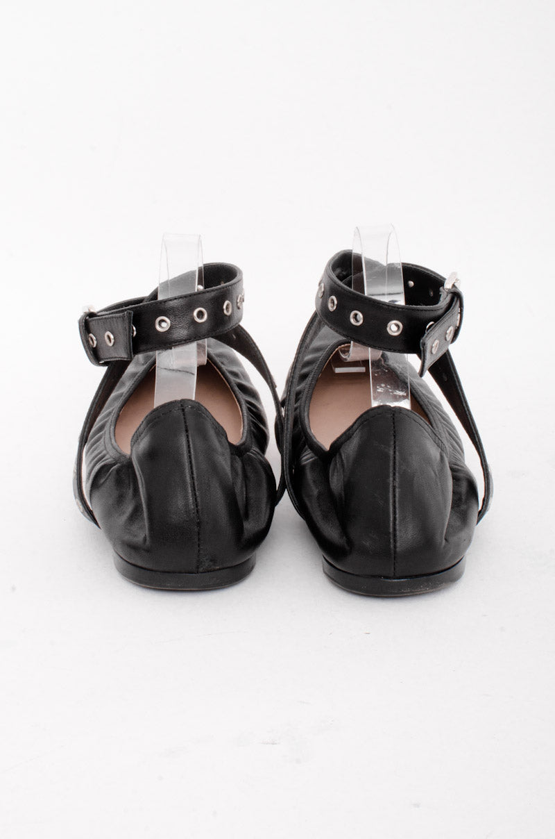 LOVE LATCH FLATS