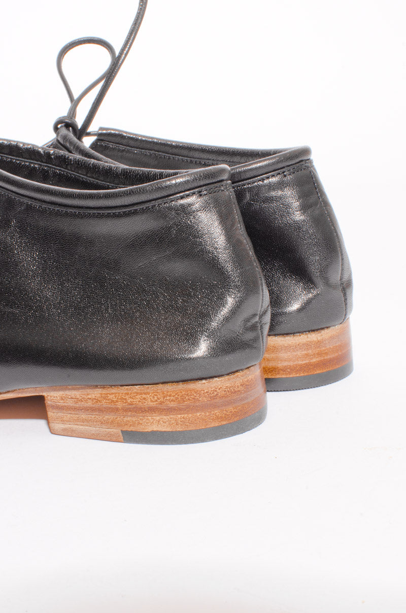 GLOVE BOOTIES WITH TAGS