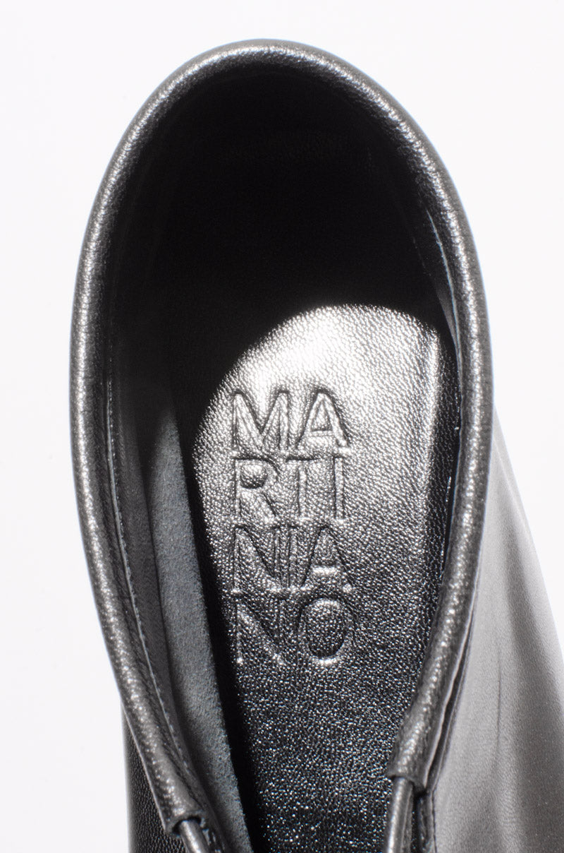 GLOVE BOOTIES WITH TAGS