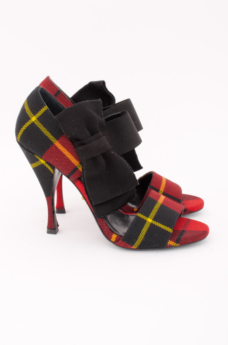 TARTAIN BOW PUMP WITH TAGS
