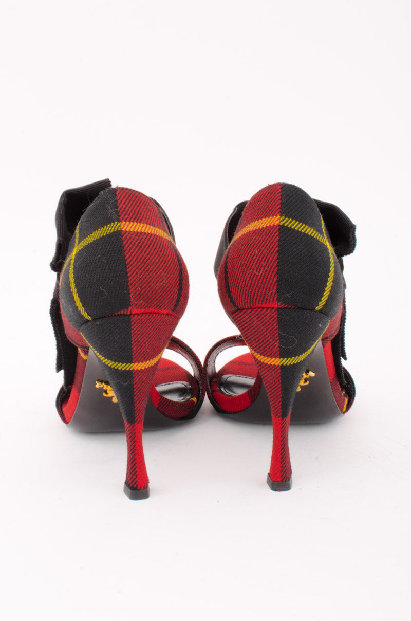 TARTAIN BOW PUMP WITH TAGS