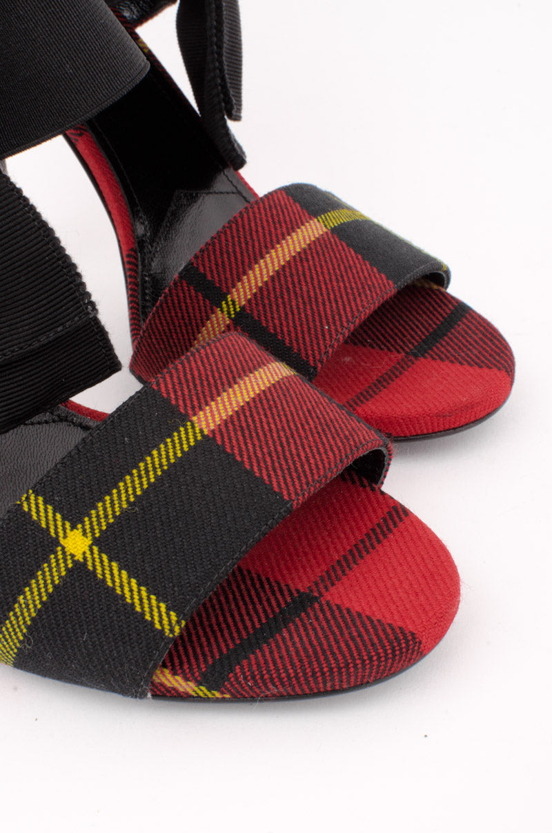TARTAIN BOW PUMP WITH TAGS
