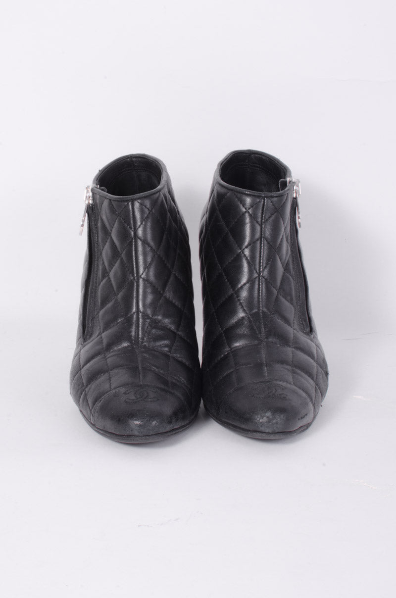QUILTED ANKLE BOOTS