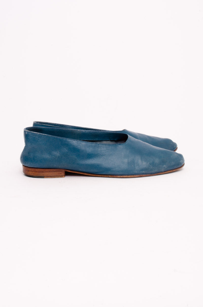 GLOVE SHOE