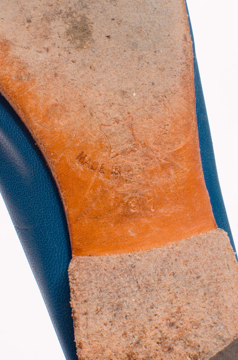GLOVE SHOE